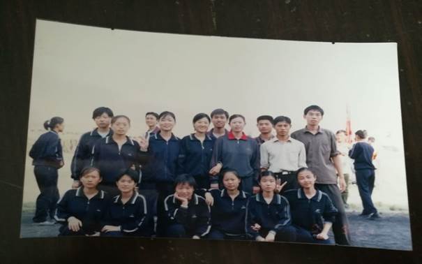 说明: C:\Users\Administrator\Desktop\校友会工作\校友会工作\英国威廉集团历届校友照片\毕业照\9F9A4A6C02D8AF04964884E735DF0F0B.jpg