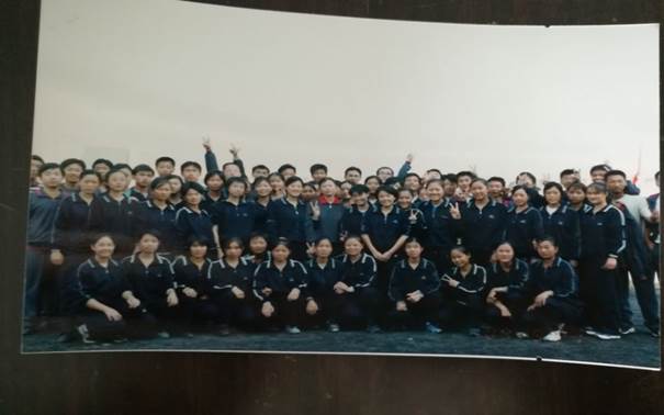 说明: C:\Users\Administrator\Desktop\校友会工作\校友会工作\英国威廉集团历届校友照片\毕业照\D8BC7A6FE42B2DE3F0EF4BB096738969.jpg